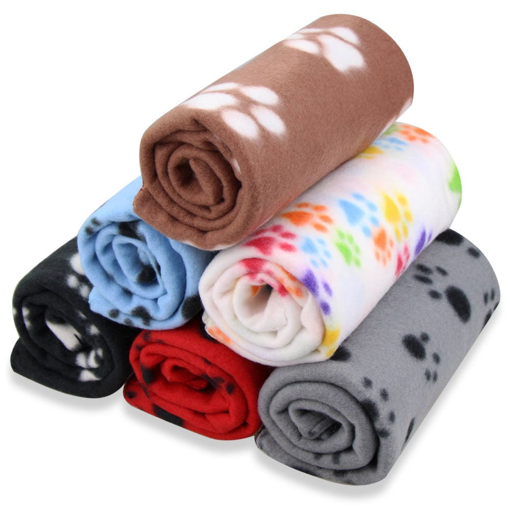 EAGMAK paw-prints blanket brown offers plush warmth for small pets.