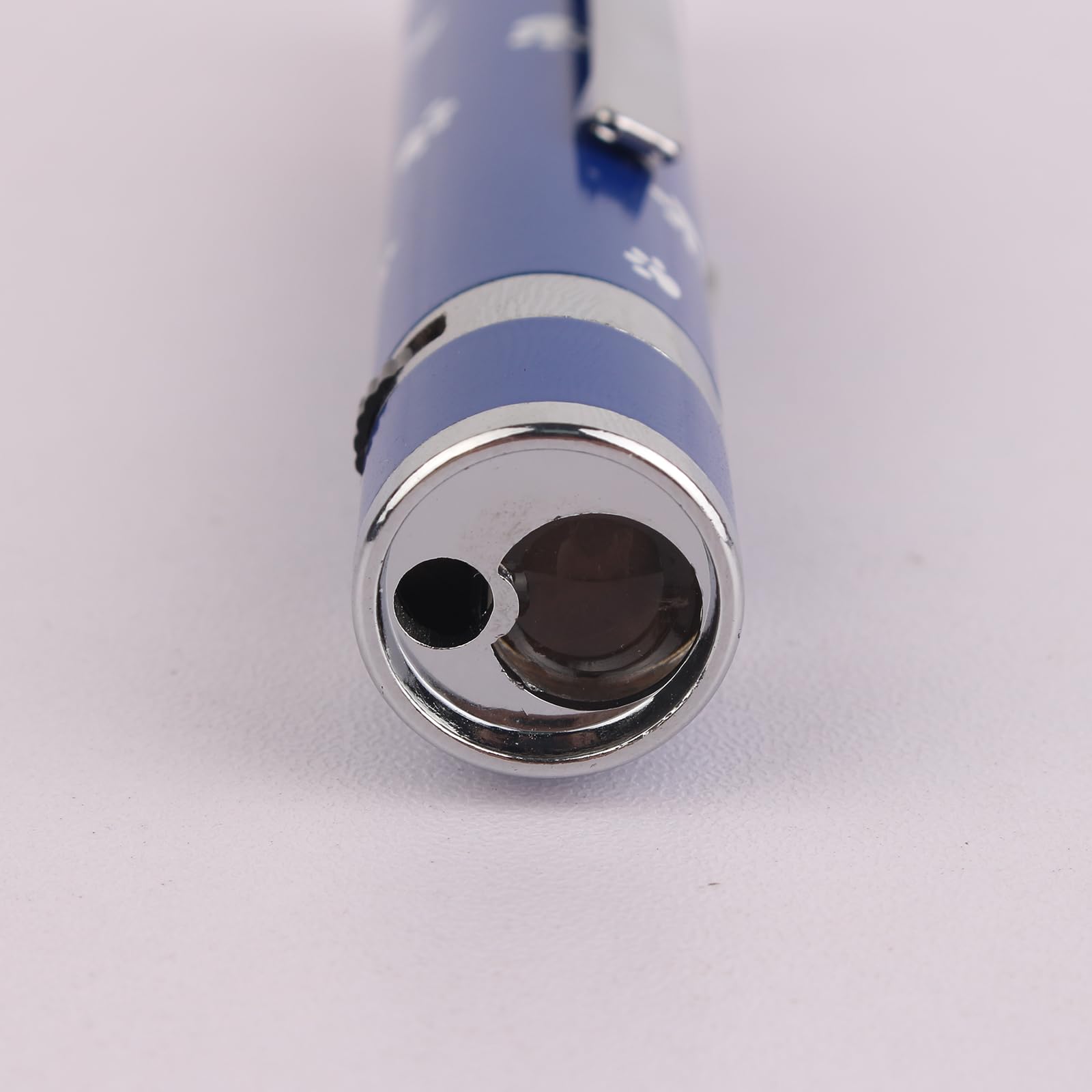 EAWONGEE metal clip enables secure carrying on the go.