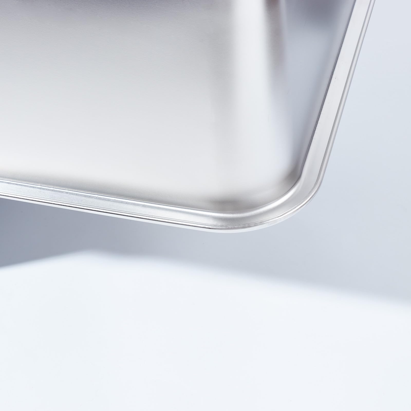 EGMEHOAD multi-cat use scenario image illustrates space and cleaning ease