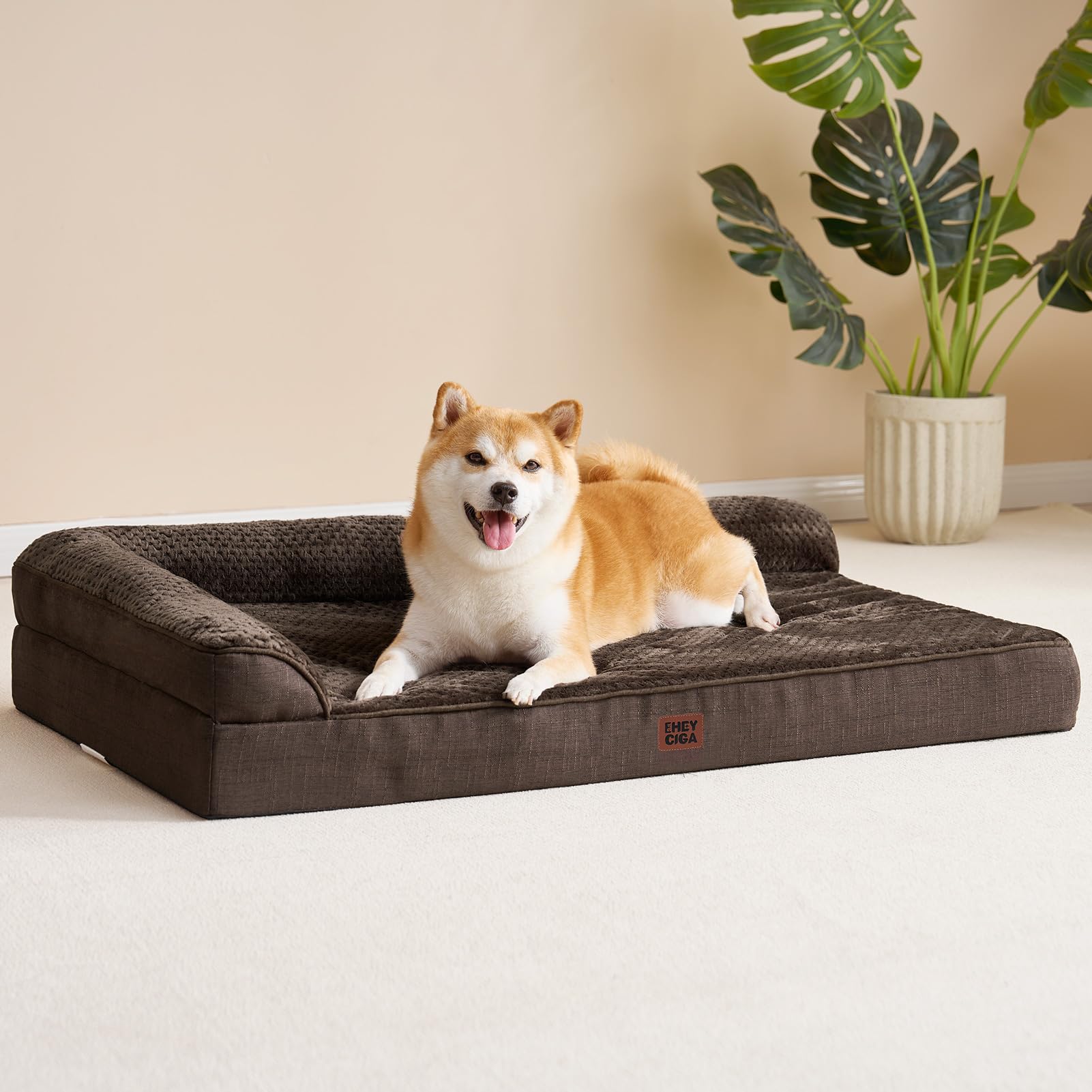 EHEYCIGA bed in crate setup shows versatile placement within kennels.