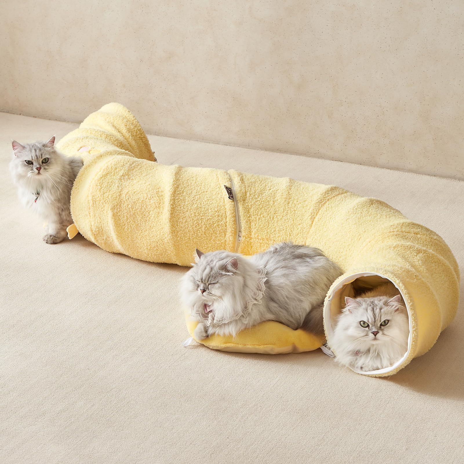 Soft cotton fleece fabric adds cozy texture to EHEYCIGA tunnel bed.