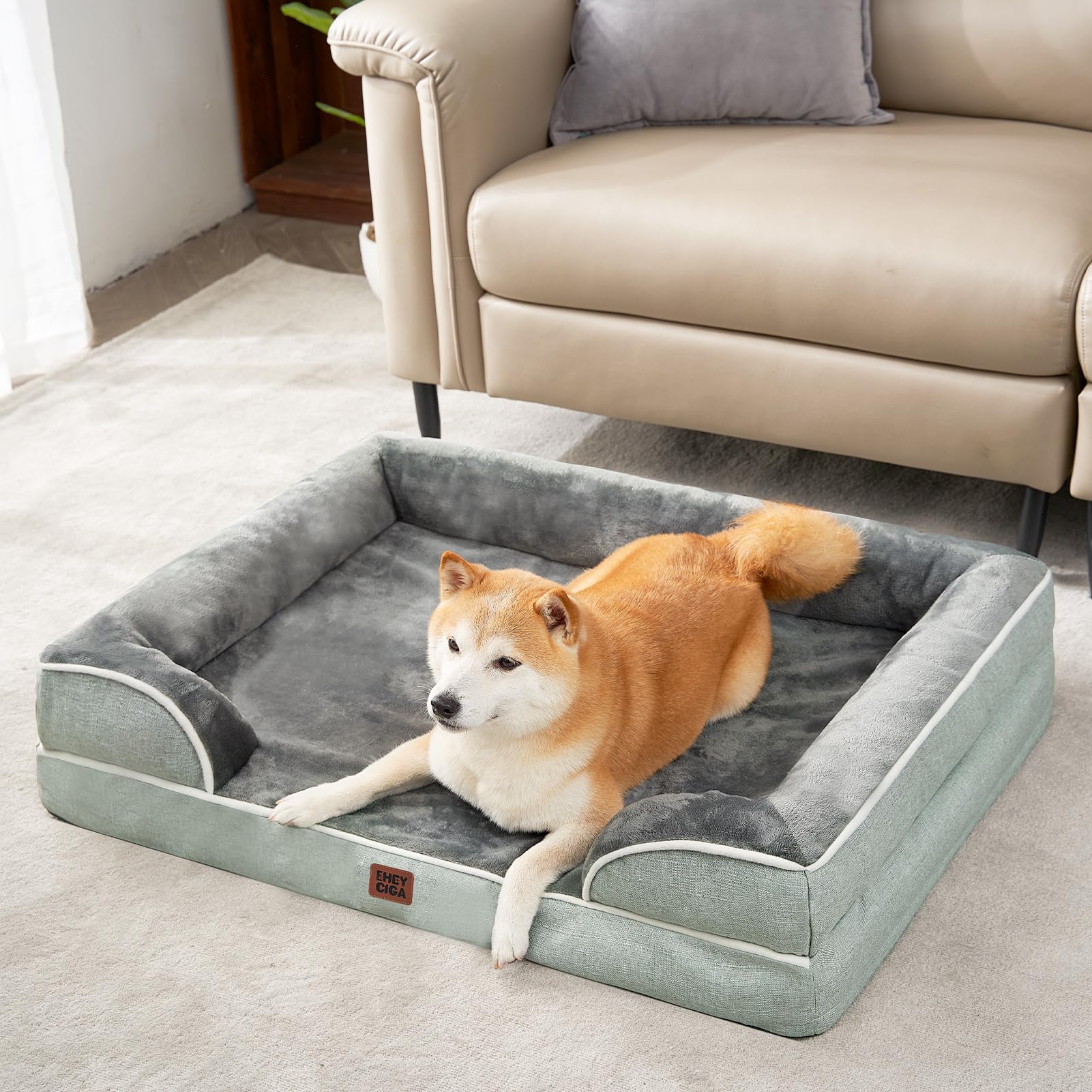 EHEYCIGA large-size bed accommodates extra-large dogs with ample sleeping area.