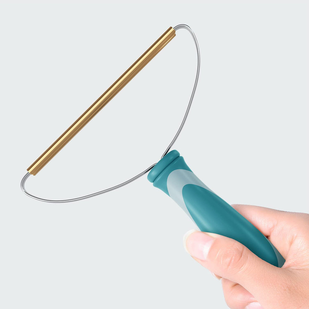 ELEMSY travel-friendly cleaner for on-the-go fur removal