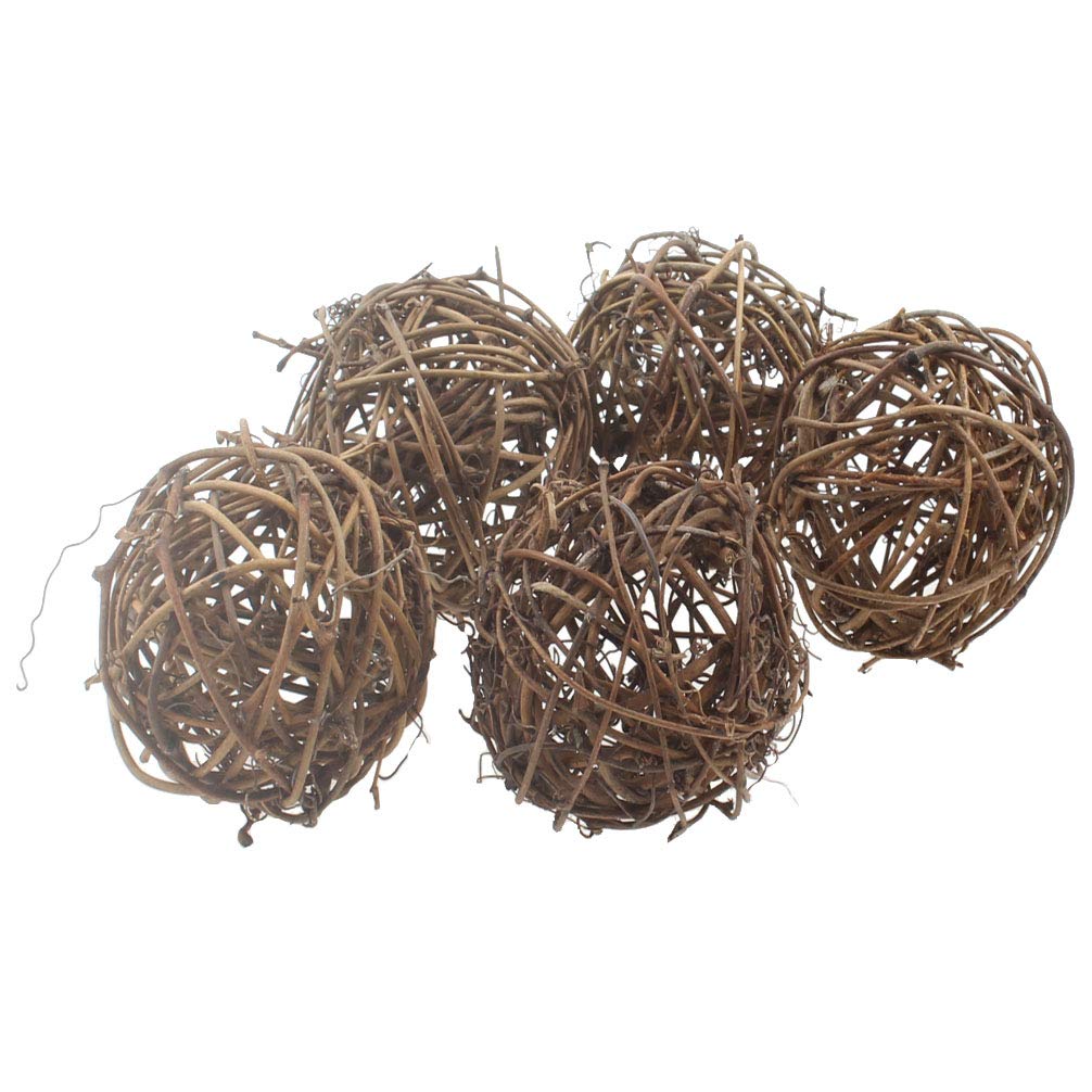 emours 2.36-inch ball promotes healthy teeth while entertaining small animals