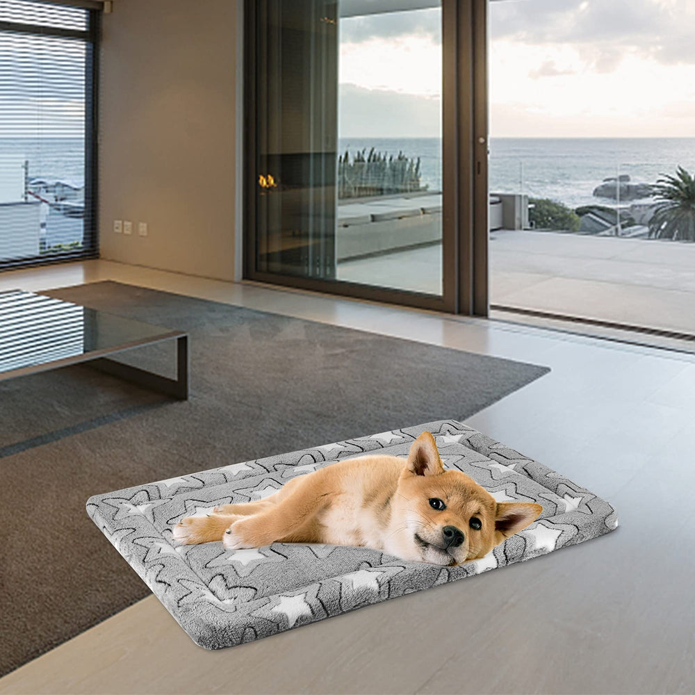 EMPSIGN grey star-pattern pad adds subtle style and comfort