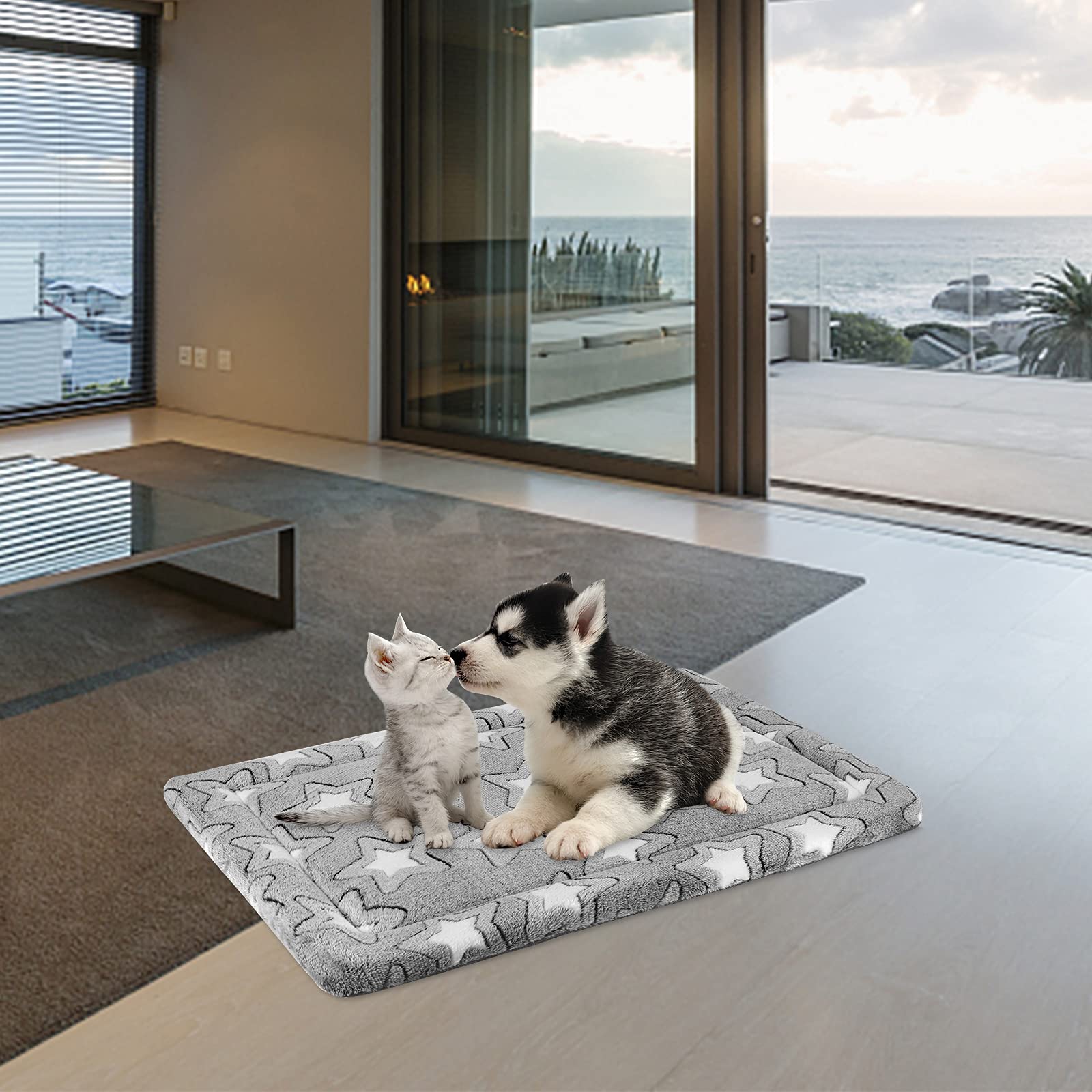 EMPSIGN Dog Crate Pad is machine washable for easy pet-care routine.