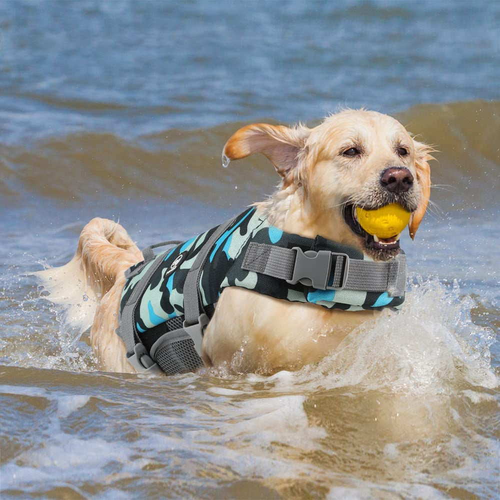 EMUST dog life preserver reflective-strips closeup boosts visibility during night outings