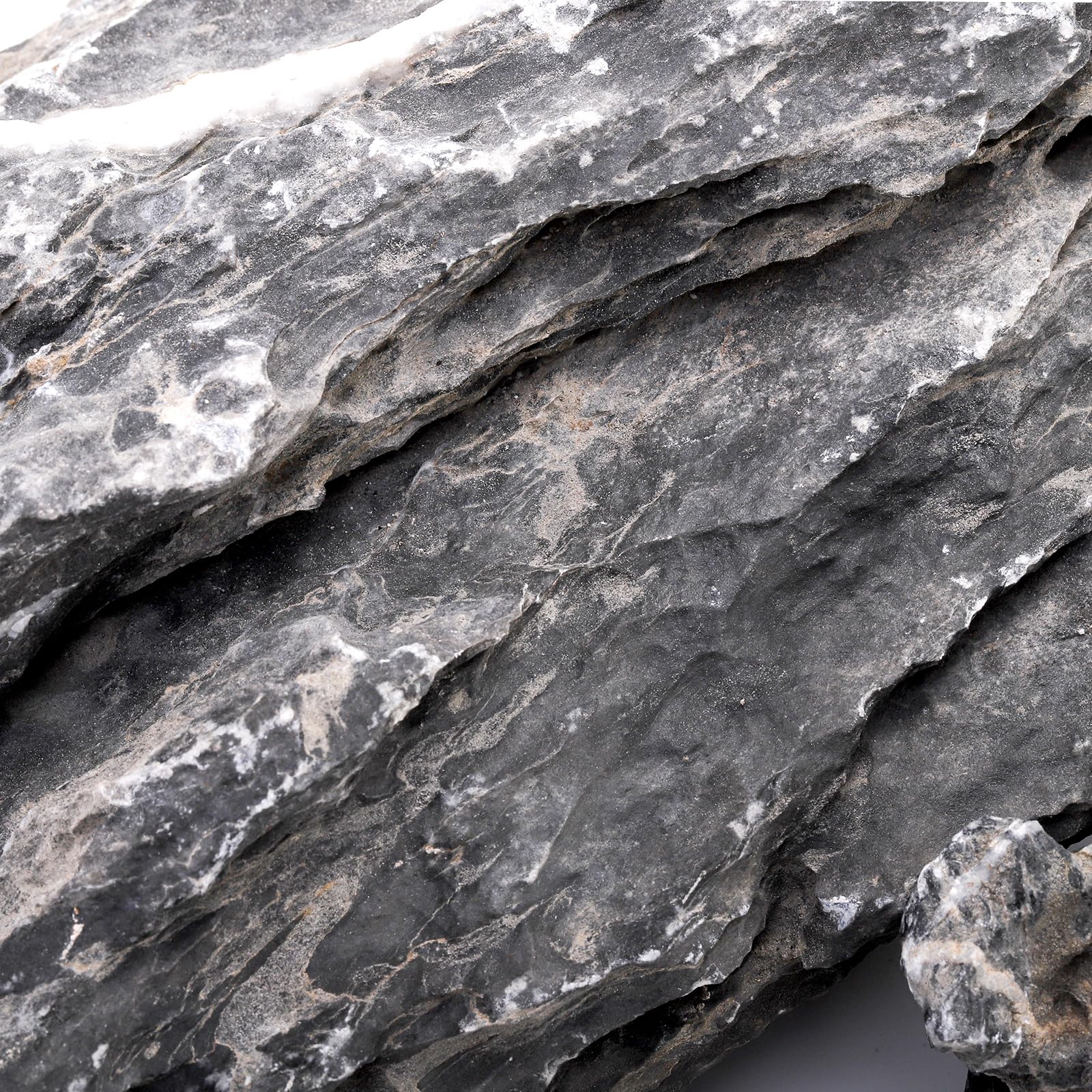 Eorbow Seiryu stone grayscale patterns add natural tank contrast