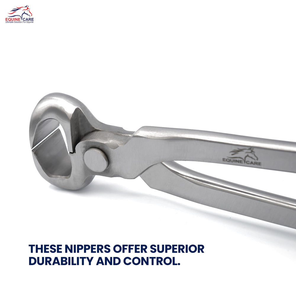 Equine Care hoof nippers blade alignment closeup demonstrates precision aligned blades.
