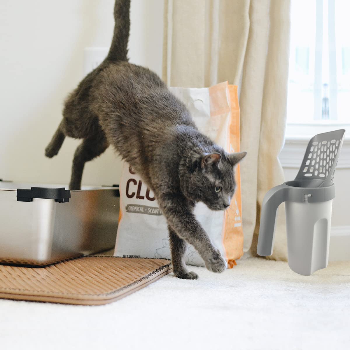 Esamploe one-hand operation enables easy maintenance.