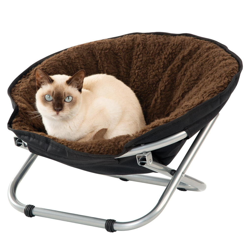 Etna chair with water-resistant back keeps cushion clean during adventures.