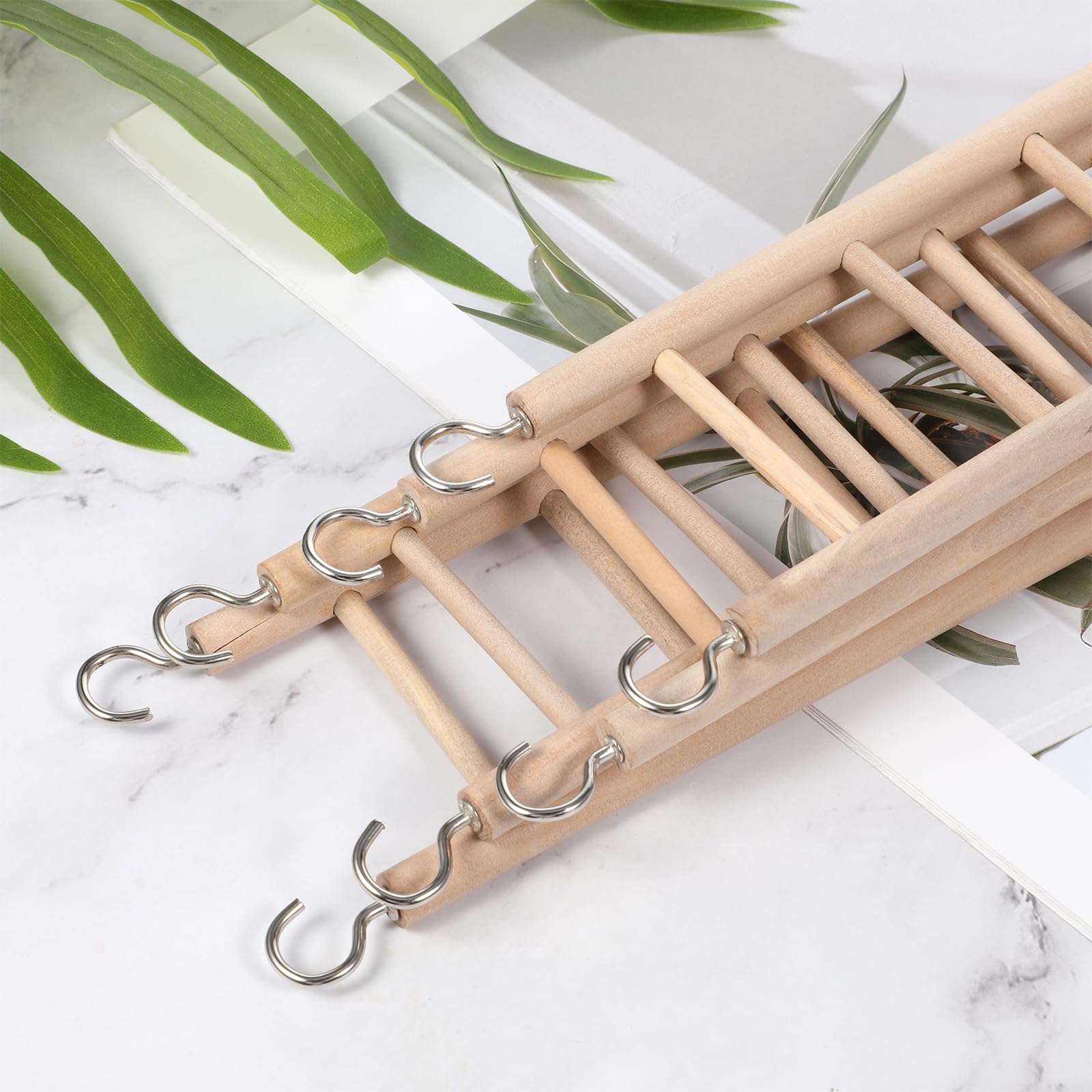 EupHHonycs-ladder-hooks-stainless-steel close-up for secure cage attachment