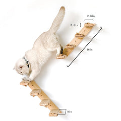 Ewenono catstairs combine pine wood and hemp rope for durable use.