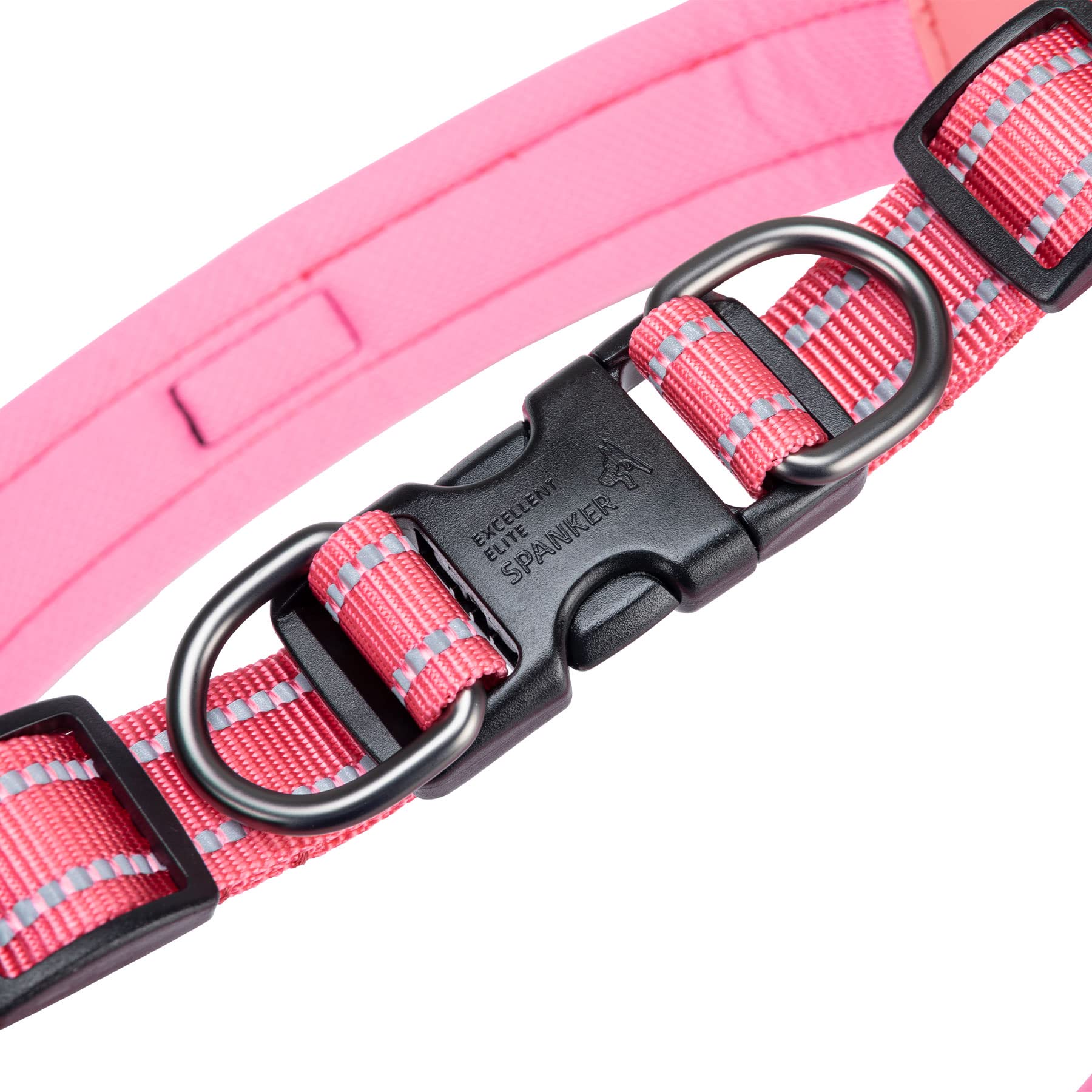 EXCELLENT ELITE SPANKER Adjustable-chest-straps allow a tailored fit across breeds.