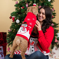 Famjamjams acrylic knit close-up highlights soft warmth and comfort.