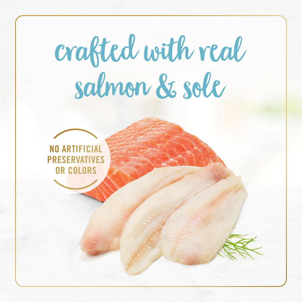Fancy Feast Gravy Lovers Real Ingredients Salmon-Sole emphasizes high-quality, complete adult cat nutrition.