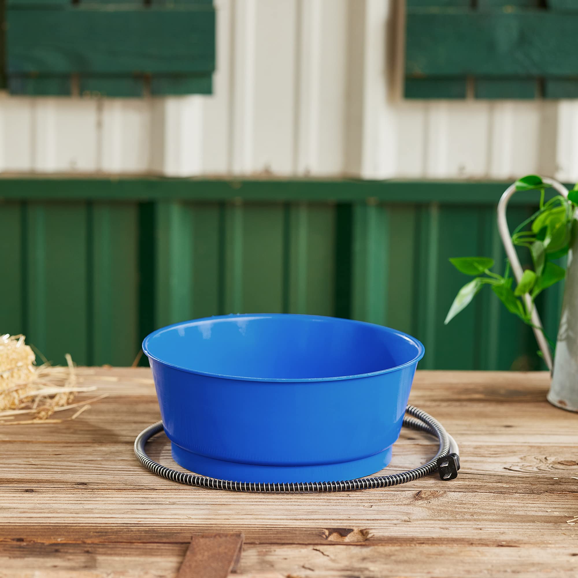 Farm Innovators R-19 durable blue plastic withstands outdoor use