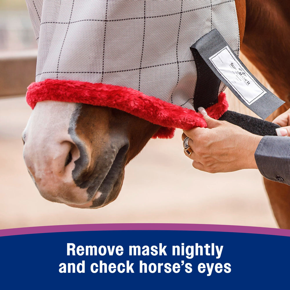 Farnam SuperMask II plush trim prevents rubbing on sensitive facial skin.