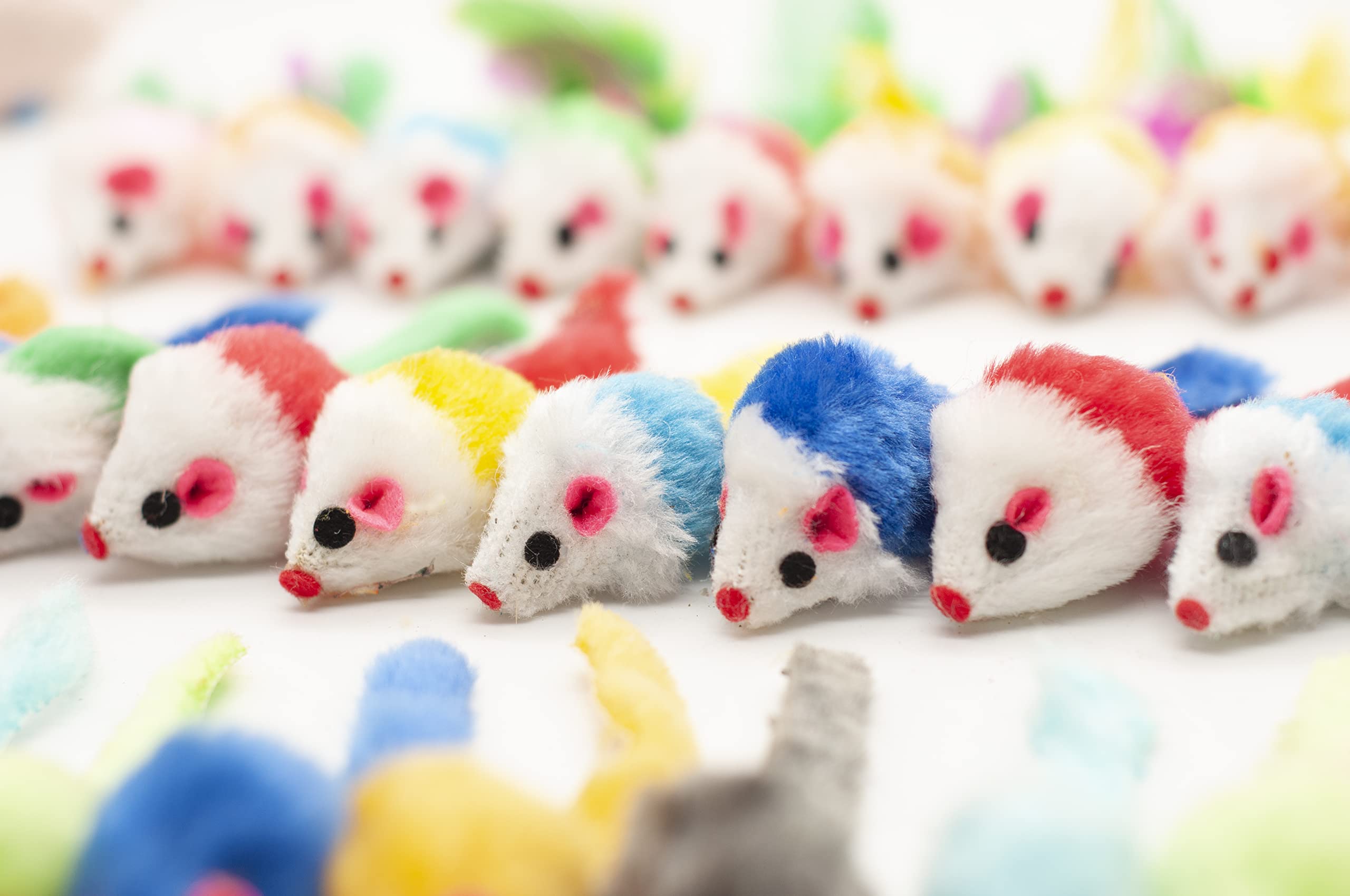 Fashion's Talk toy-mice pack shows varied textures for durable, supervised fun.