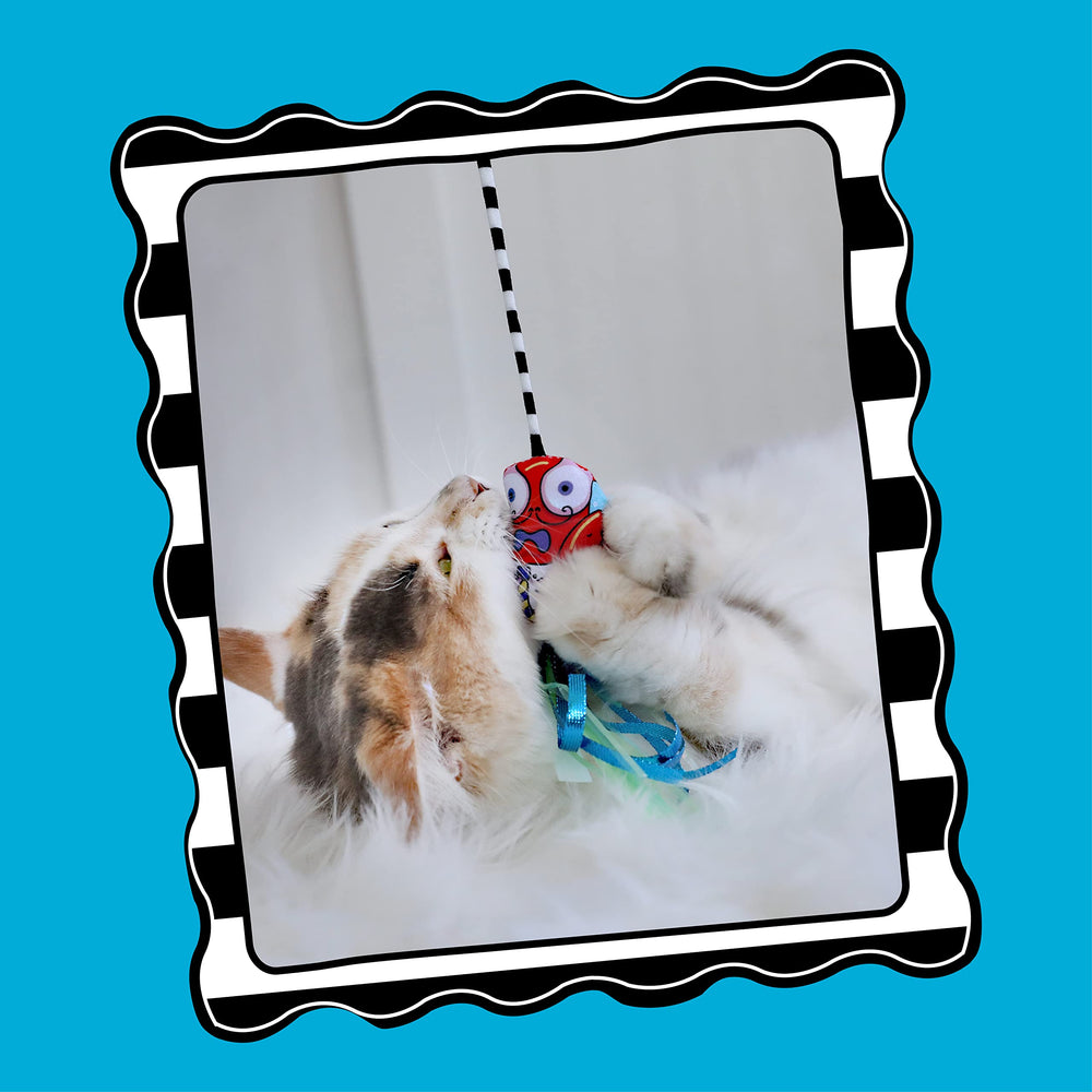 Fat Cat Crawdaddy wand bright colors attract attention for longer play sessions.