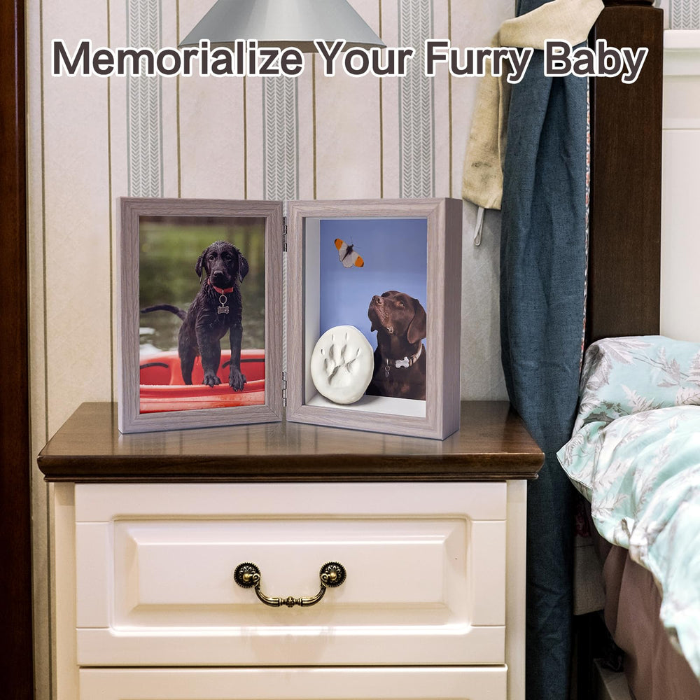 Favonuovy 3-display design holds photos and keepsakes securely.