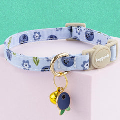 Faygarsle breakaway collar with bell closeup improves safety and location cues