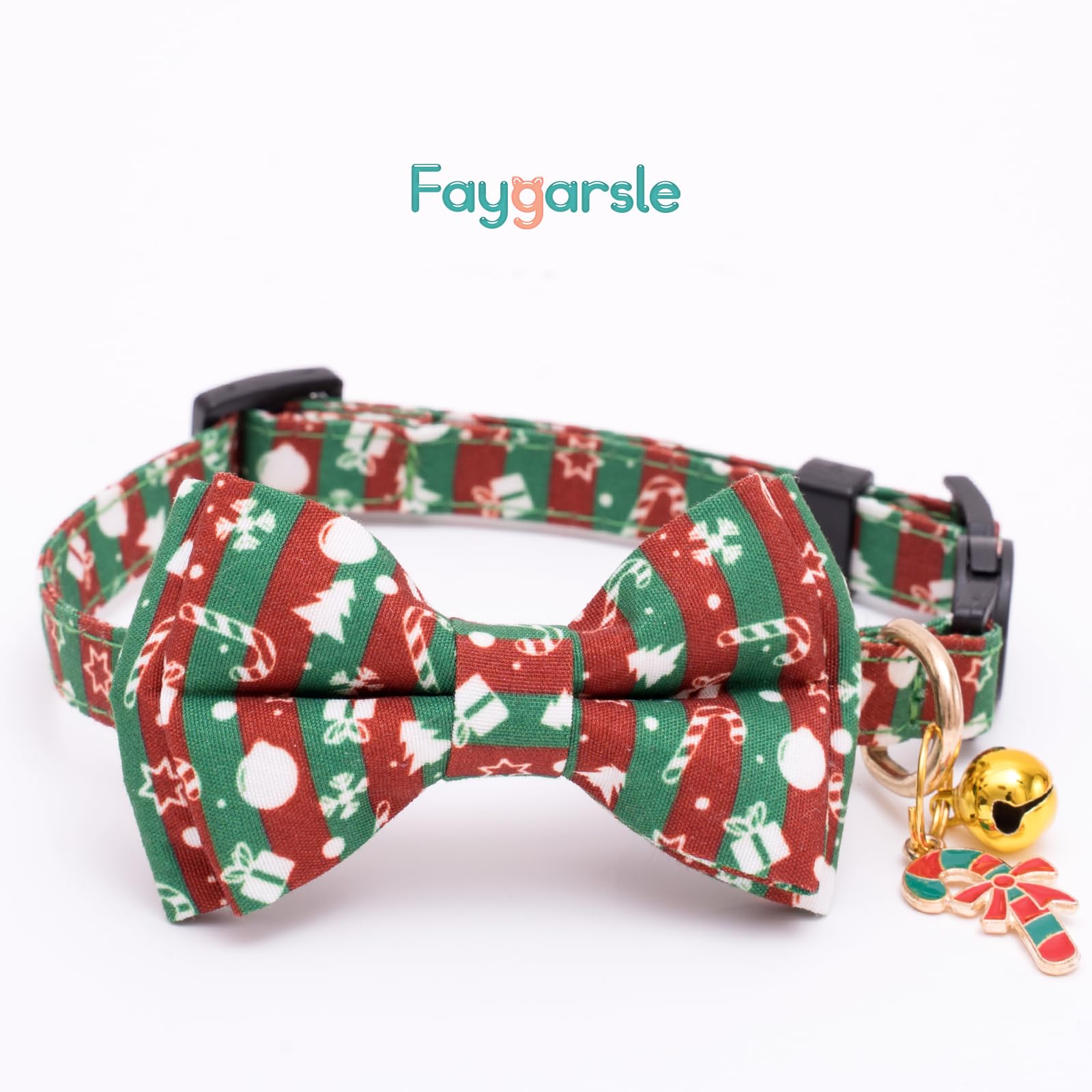 Faygarsle holiday-look collar on cat enhances winter style.