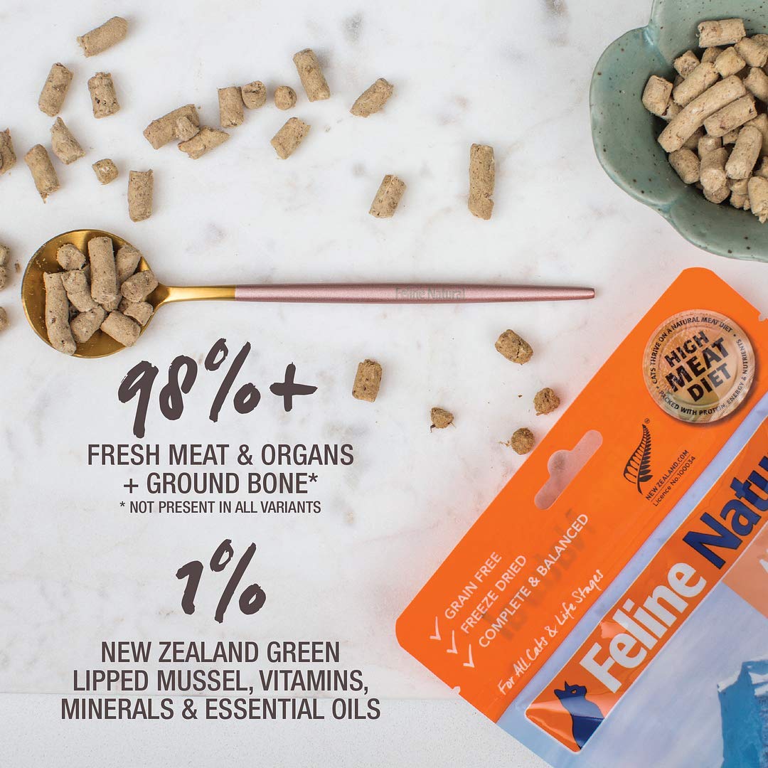 Feline Natural 98% meat blend close-up highlighting organs and seafood for species-appropriate nutrition
