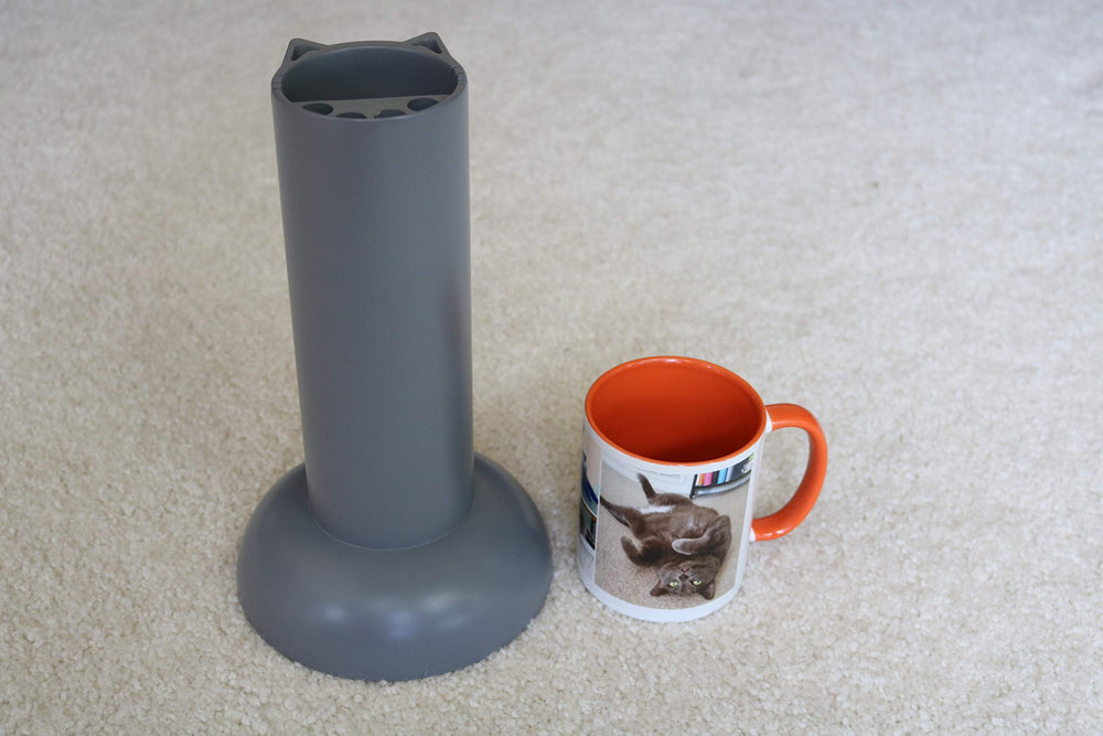 Feline Ruff wand holder keeps the play space tidy and organized.