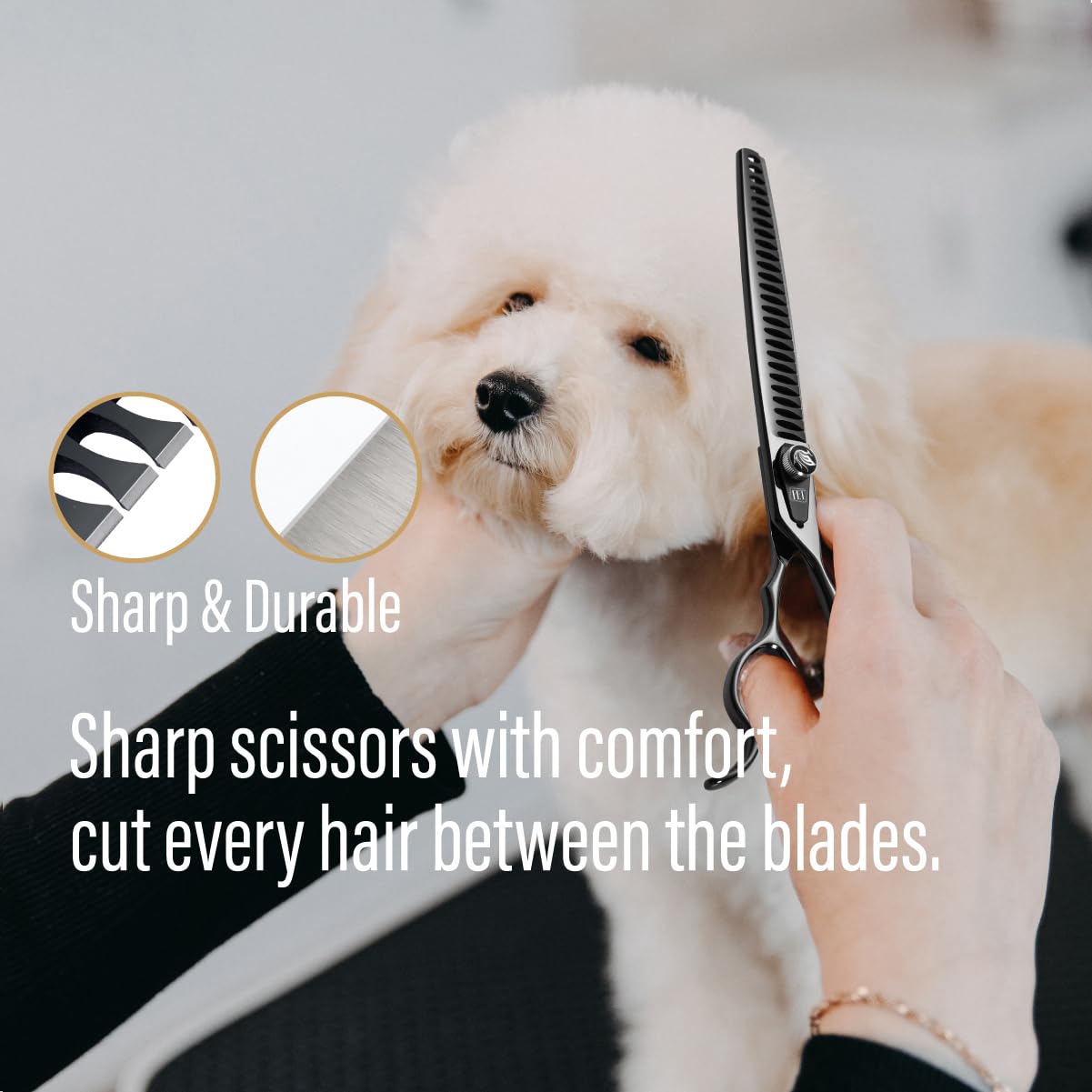 Fenice Totem ergonomic handles reduce strain during extended grooming sessions.