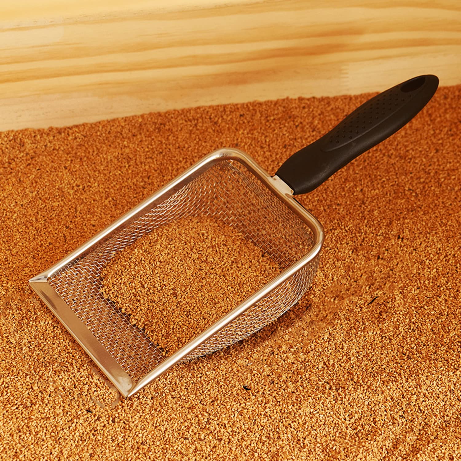 Firsal non-stick coated litter scoop resists sticking during use.