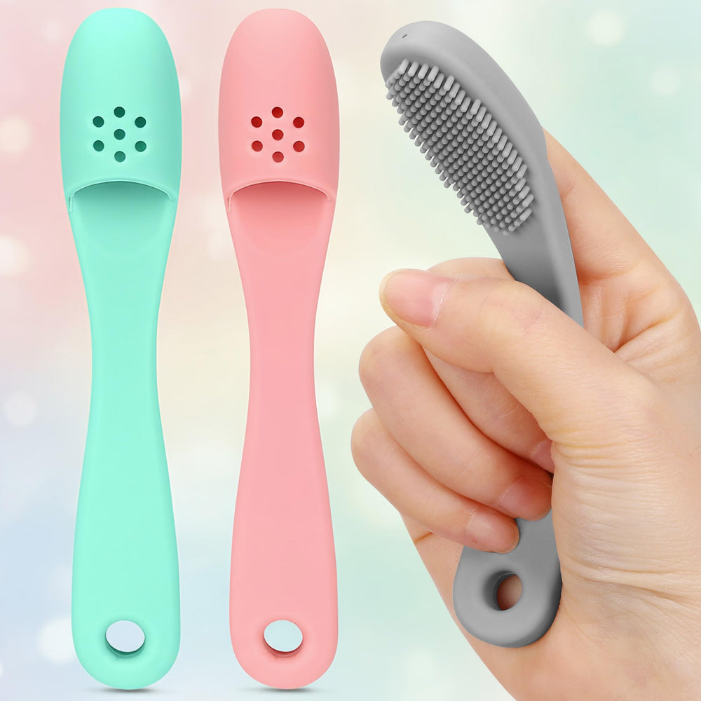 Firstfooby dog and cat grooming shot conveys convenient pet dental care at home.
