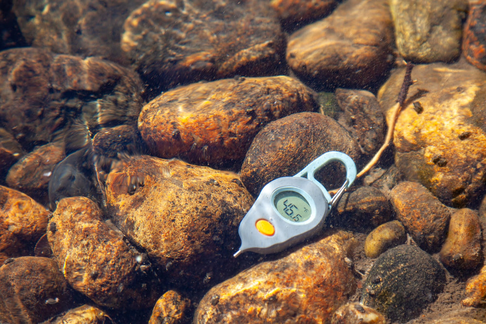 fishpond Riverkeeper thermometer battery, replaceable CR2025 keeps field readings reliable