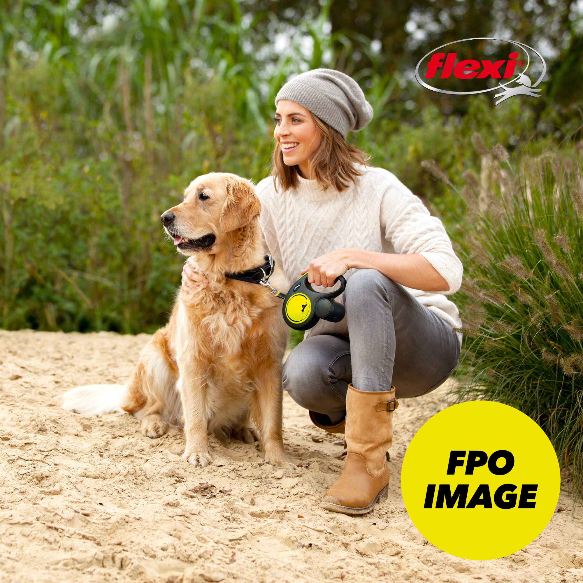 FLEXI safety lock feature image demonstrates secure pause and lock for busy streets.