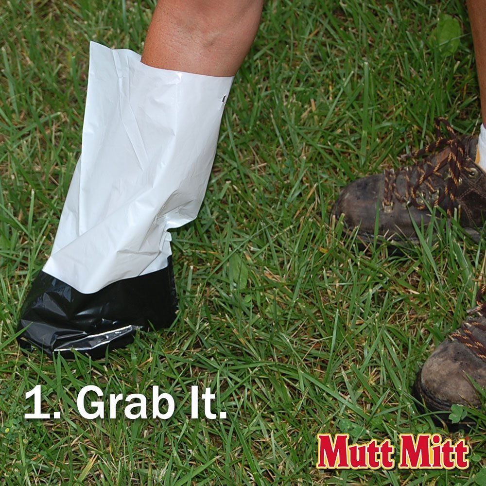 FLEXI Mutt Mitt has a 1 quart pouch for ample waste capacity.
