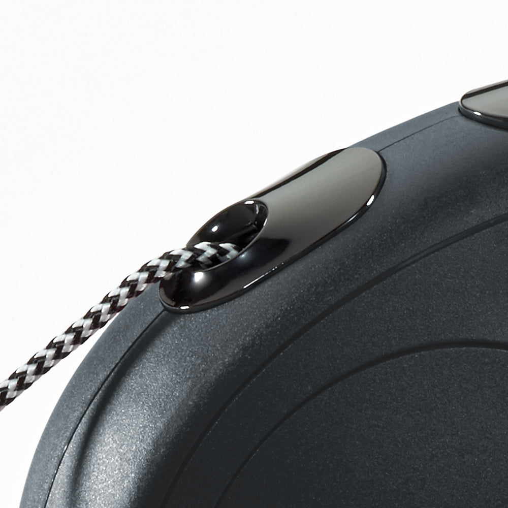 FLEXI New Classic brake button provides one-handed stopping control.