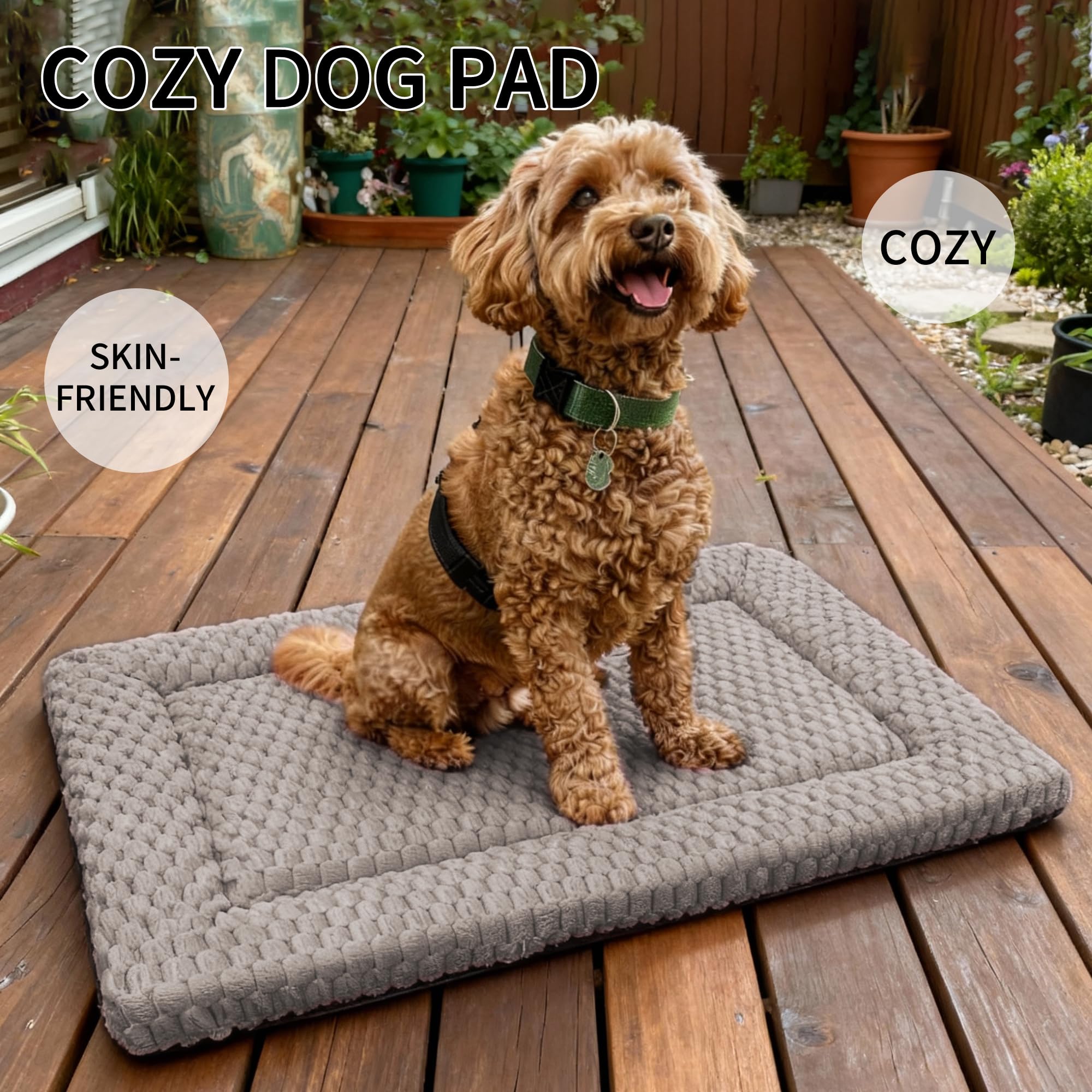 Fogkiss dog bed mat inside-kennel demonstrates snug, non-slip fit.
