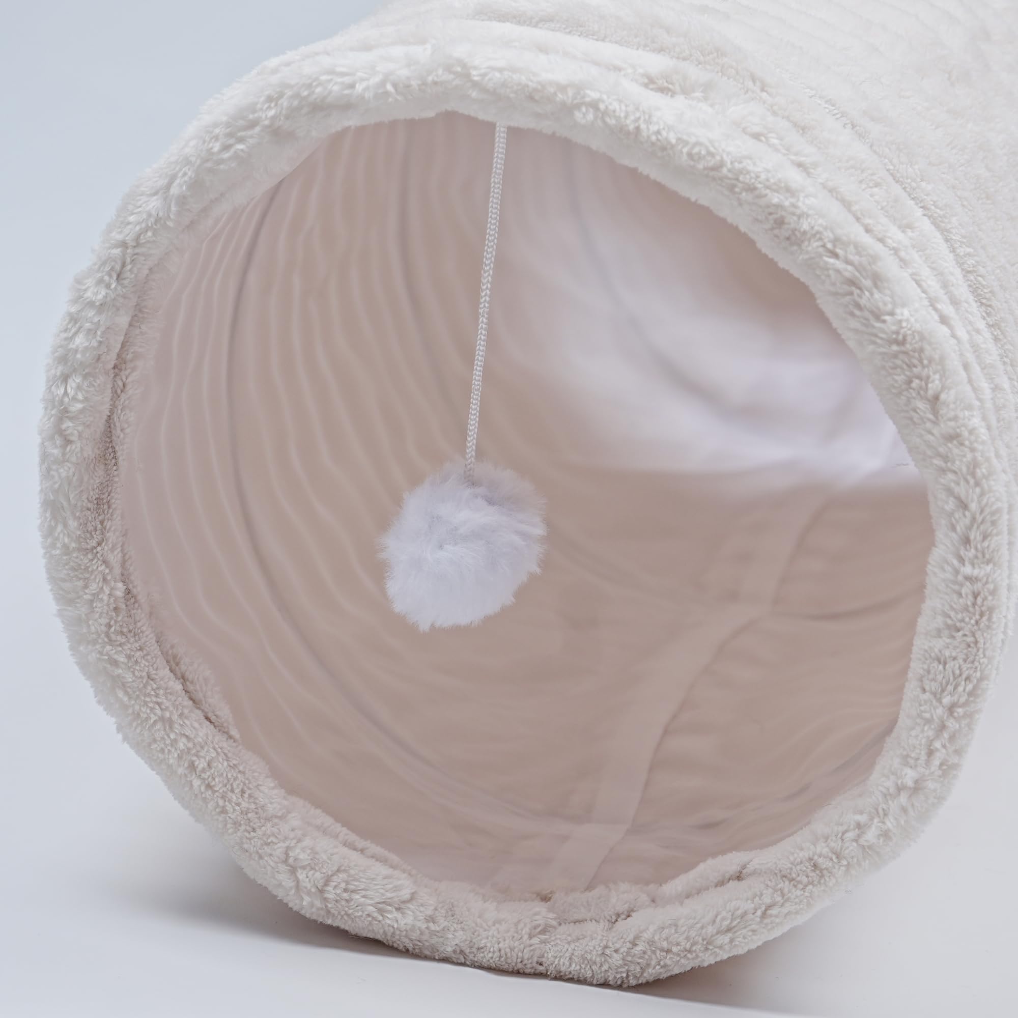 FORMYCATIE Soft plush material creates comfy, crinkle-lined texture for kittens' cozy adventures.
