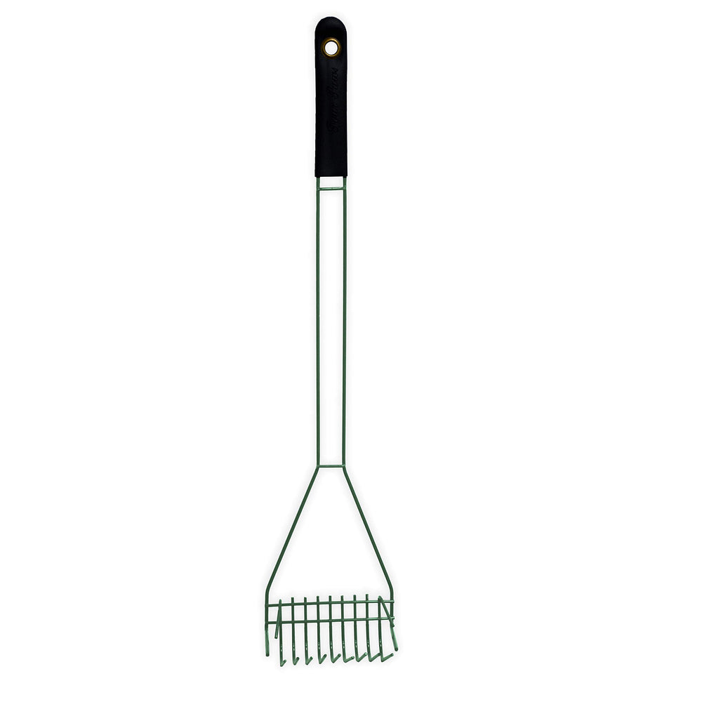 Four Paws Wee-Wee Scooper rake-action for fast grass cleanup