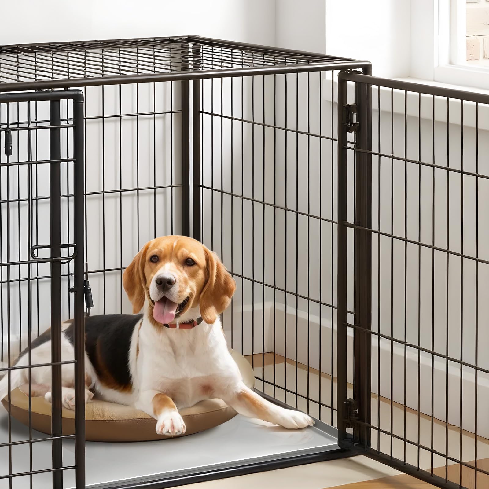 Fovima crate pan multi-use space demonstrates versatility for crates, storage, and mess containment.