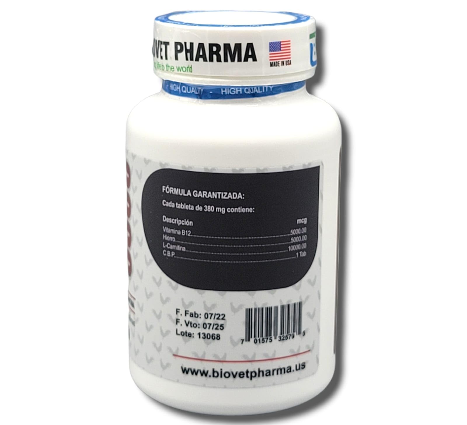 FOXCUP Super B12 5500 dosing tablet demonstrates practical administration for roosters