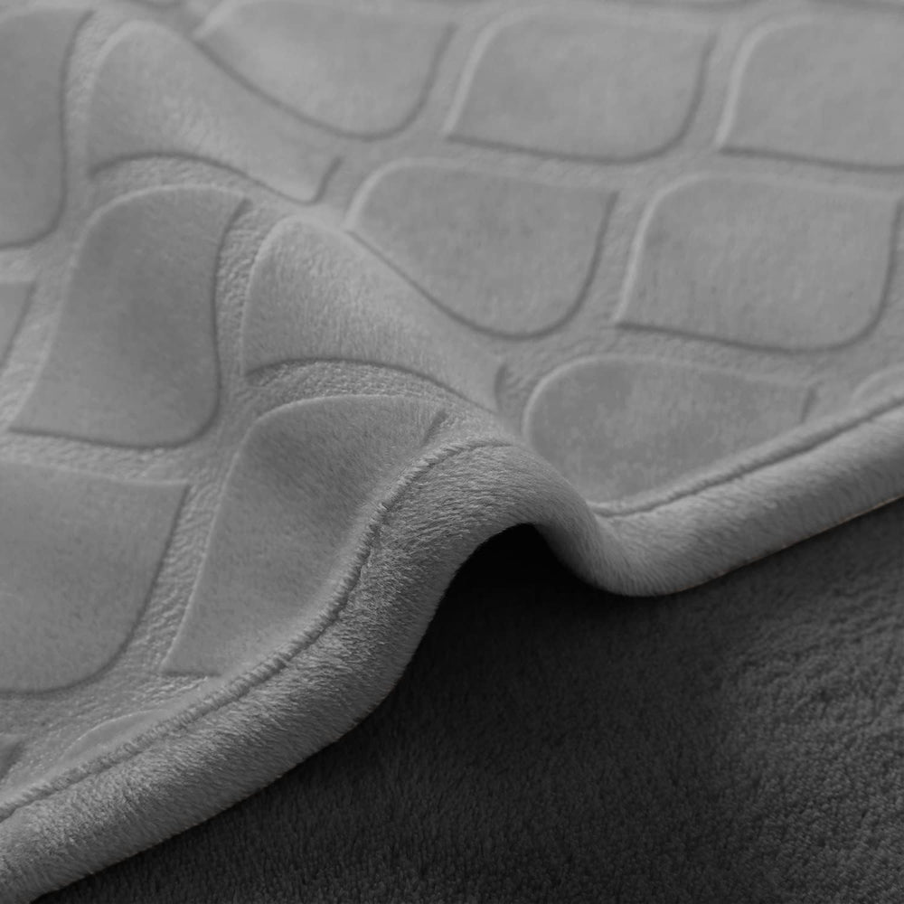 Fuguitex velvet side dog blanket for comfortable couch lounging