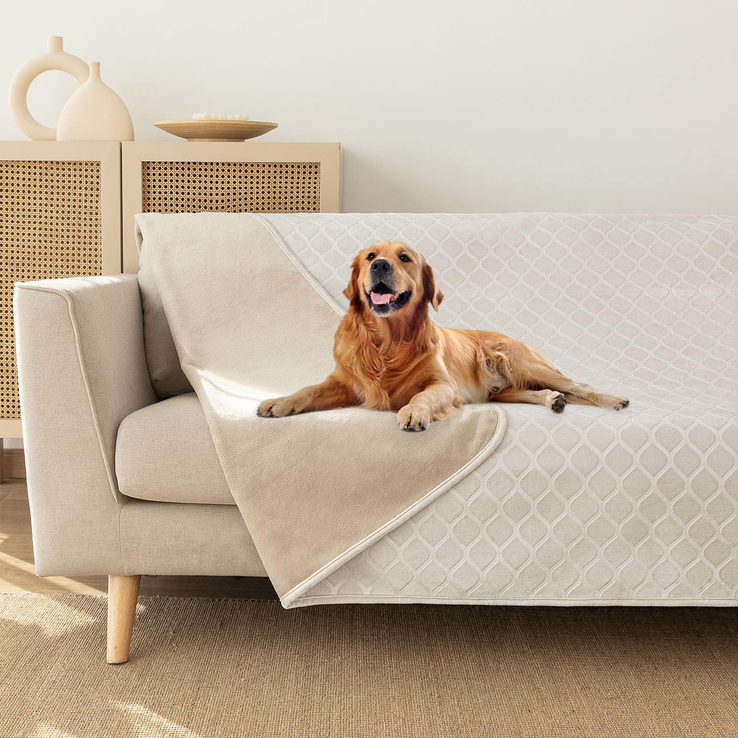 Fuguitex easy-care blanket is machine washable for busy homes.