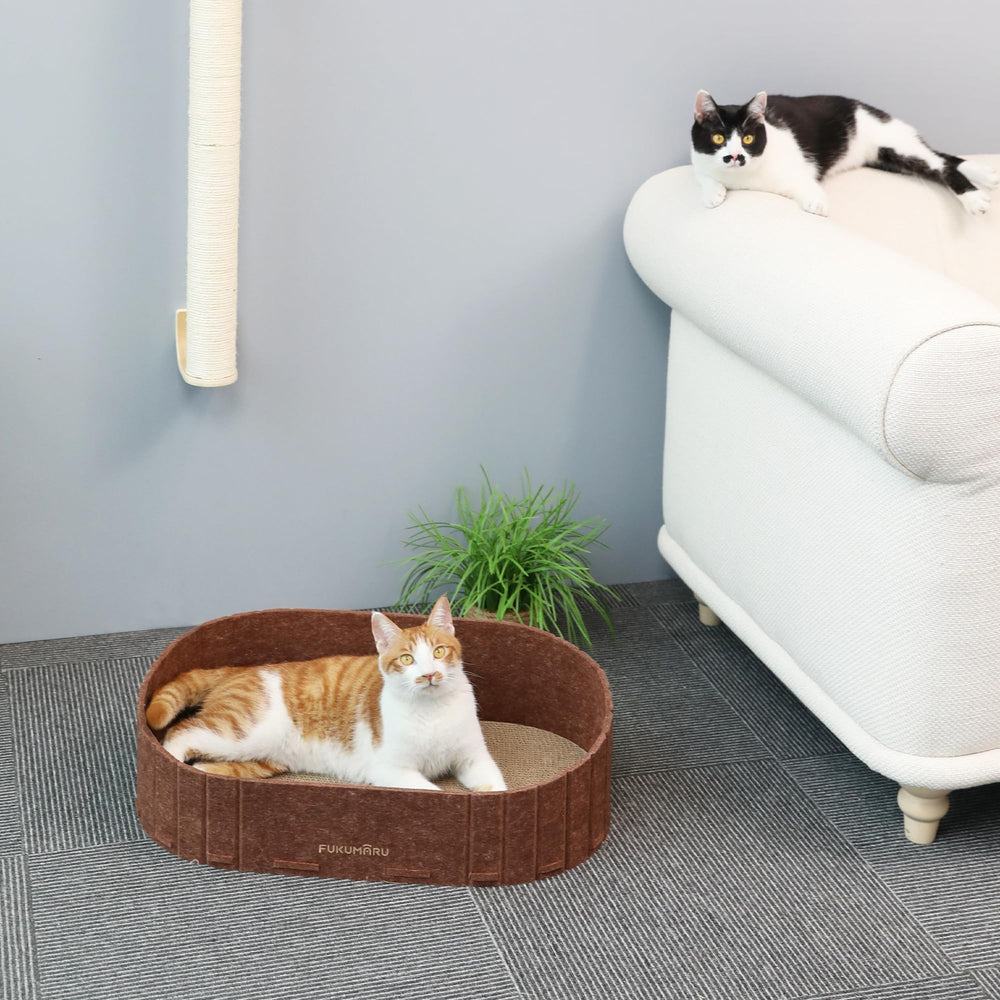 FUKUMARU compact placement fits neatly in corners next to sofas.