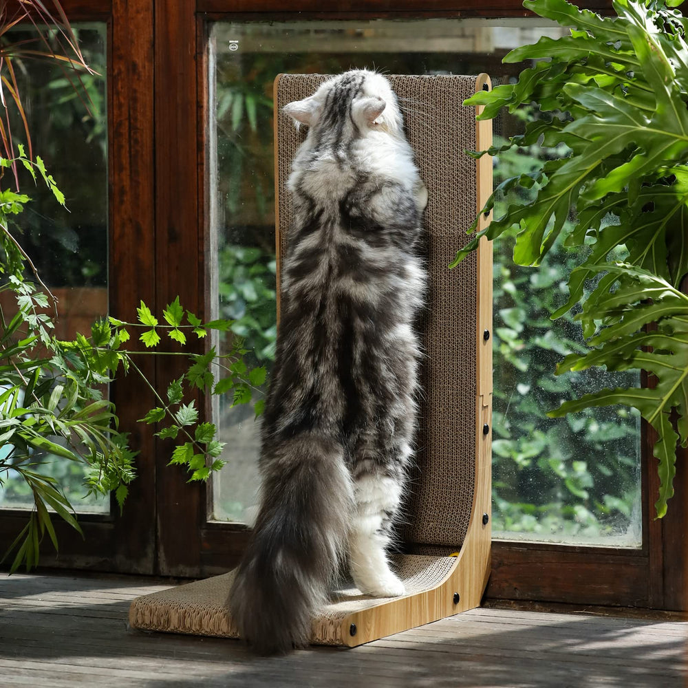 FUKUMARU cat scratcher horizontal-lounge mode offers comfy rest.
