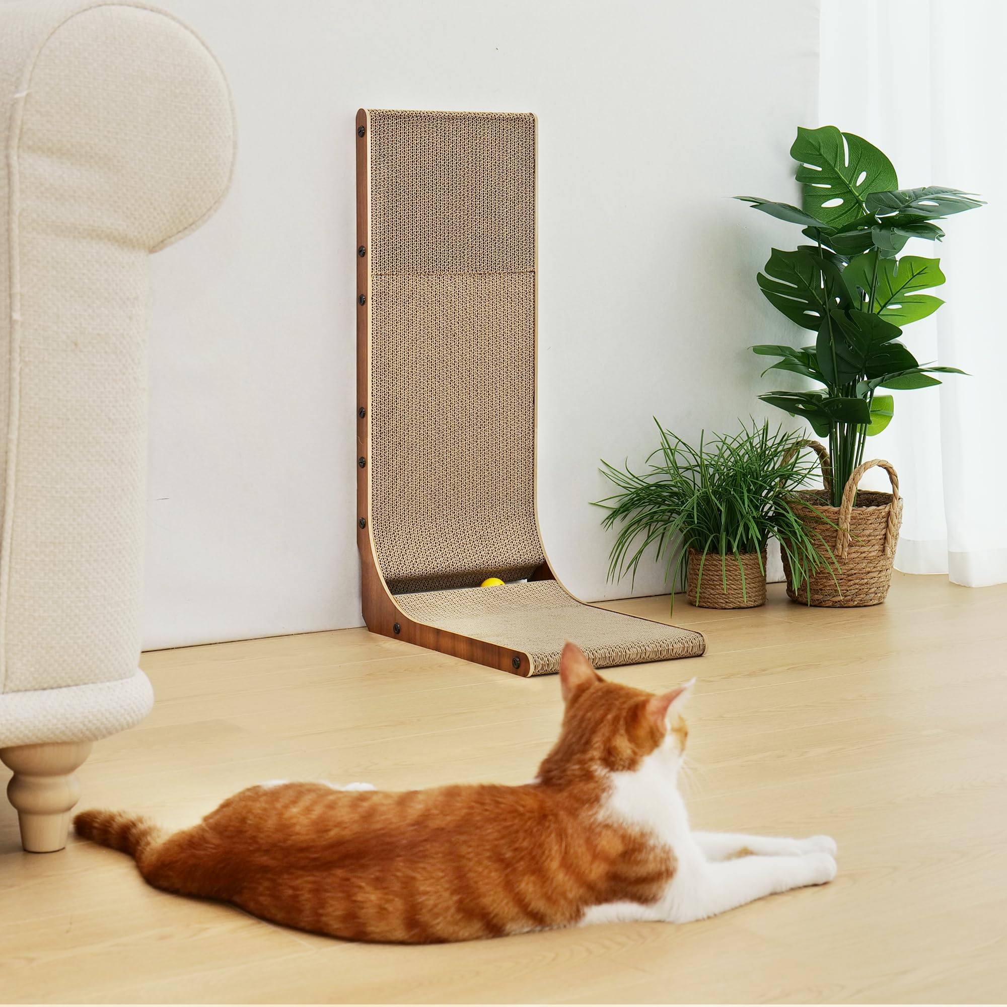 FUKUMARU space-saving L-shaped scratcher fits indoors and saves room