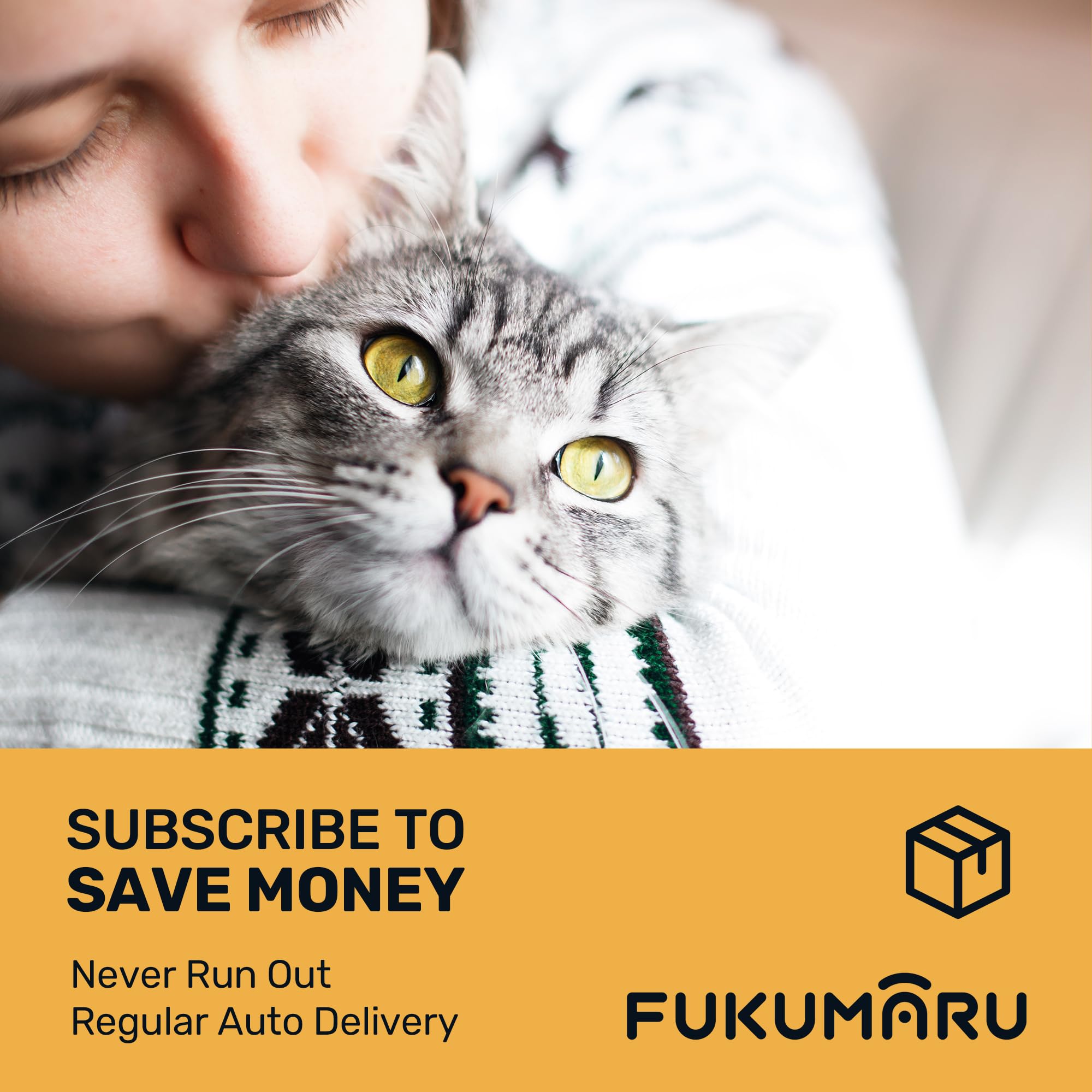 Low-tracking footprints around litter box with FUKUMARU tofu litter.