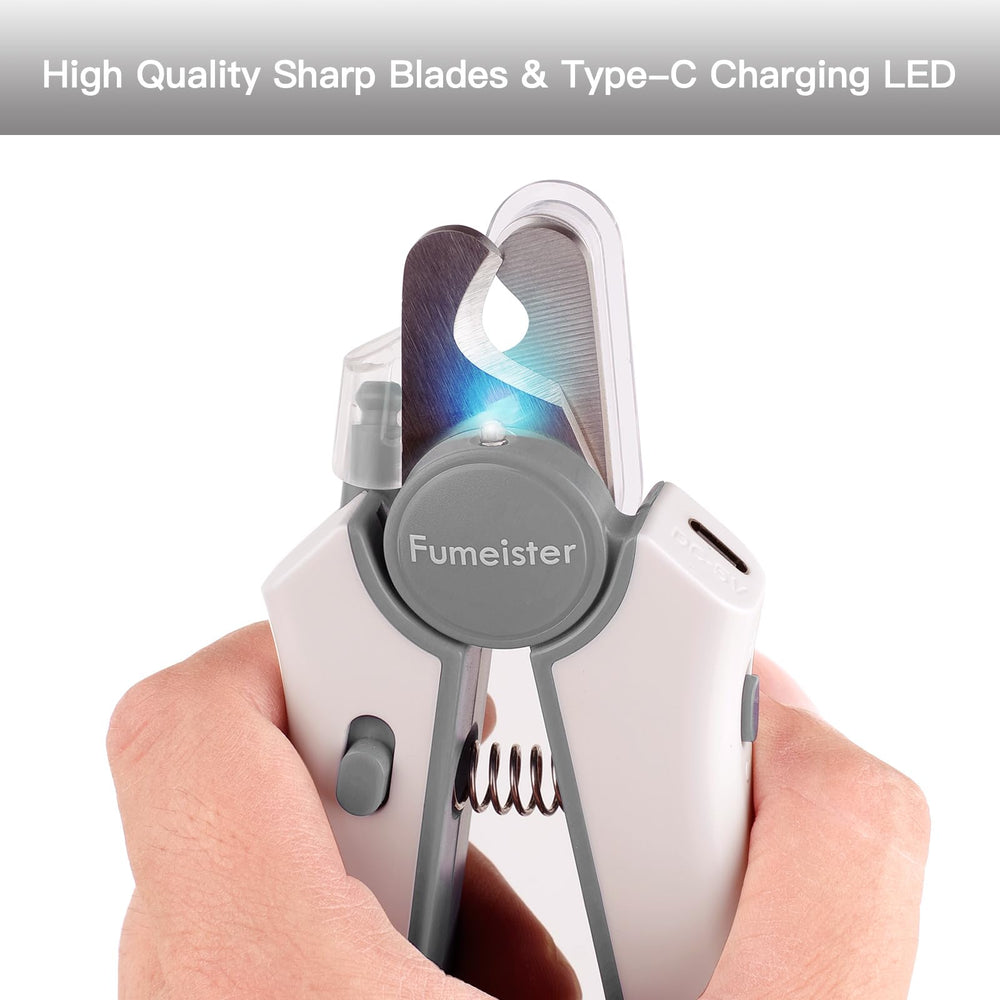Fumeister ergonomic non-slip grip provides comfortable trimming sessions