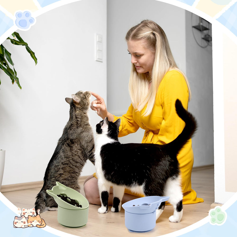 Funnymoom cat-face design enhances mealtime engagement for pets.