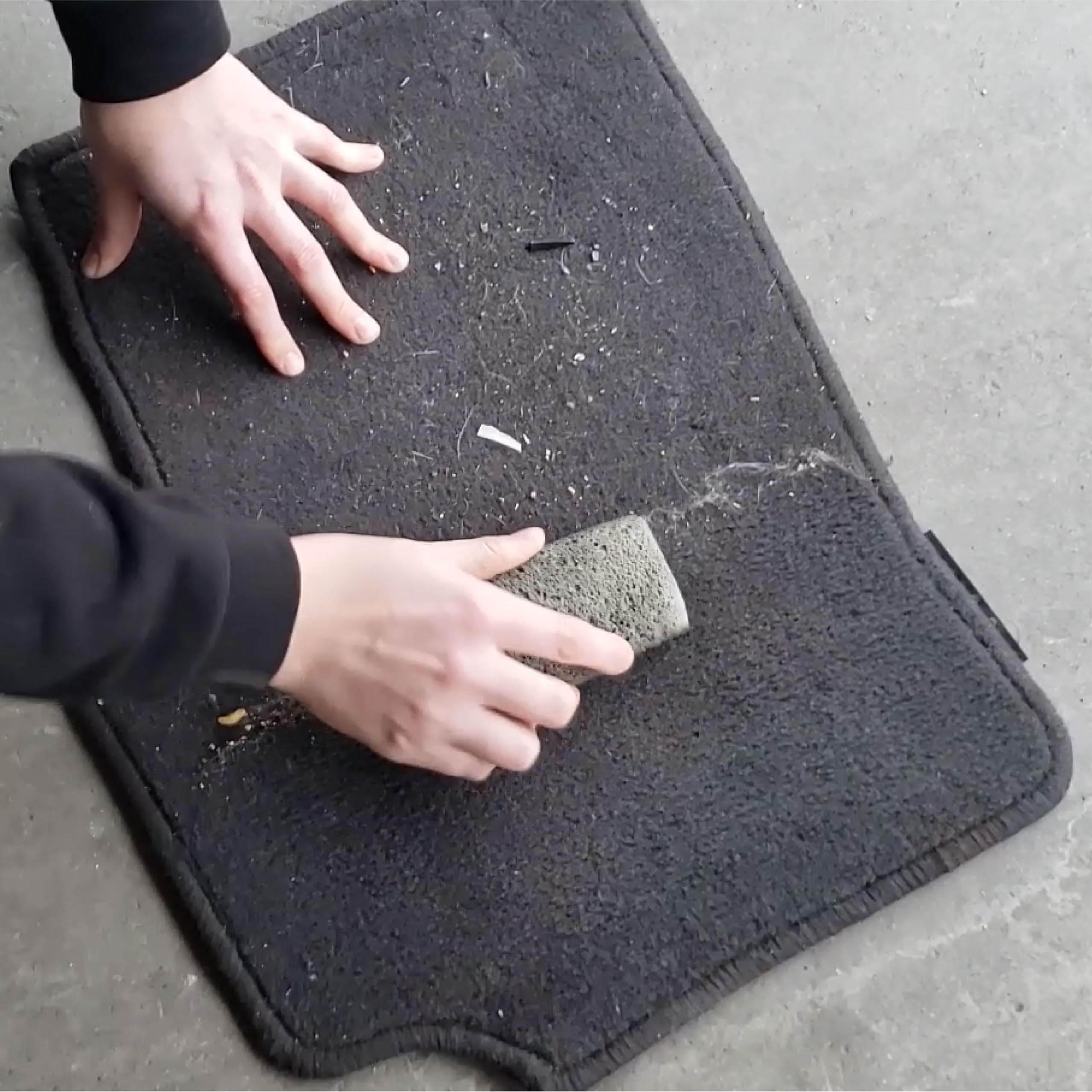 Fur-Zoff uses recycled glass for eco-friendly, odor-free fur removal